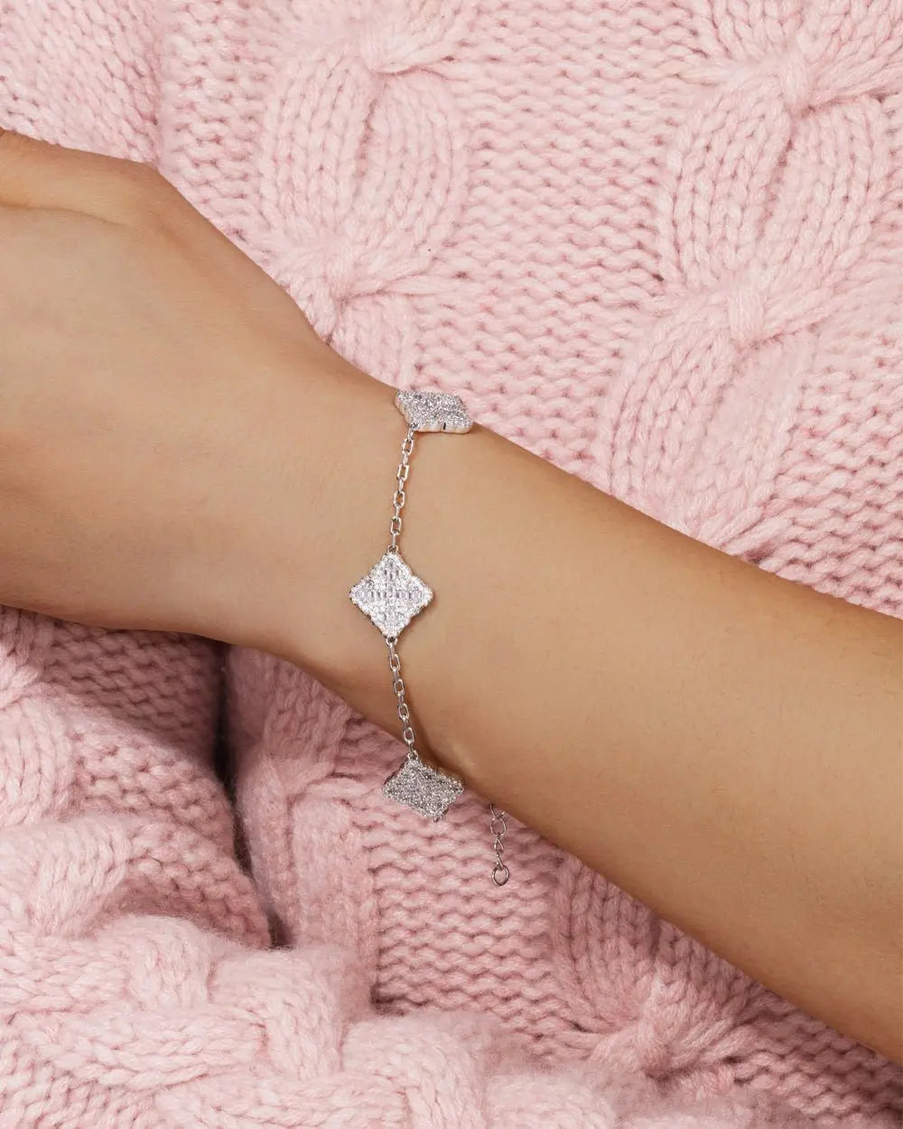 ICED CLOVER BRACELET 925. - WHITE GOLD Goodiefetch