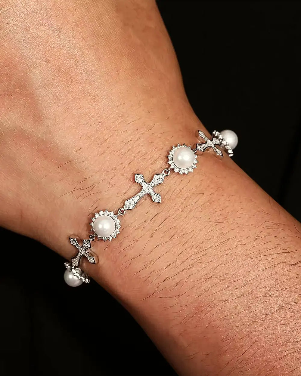 MOISSANITE ICY CROSSES & PEARLS BRACELET. - WHITE GOLD - Goodiefetch