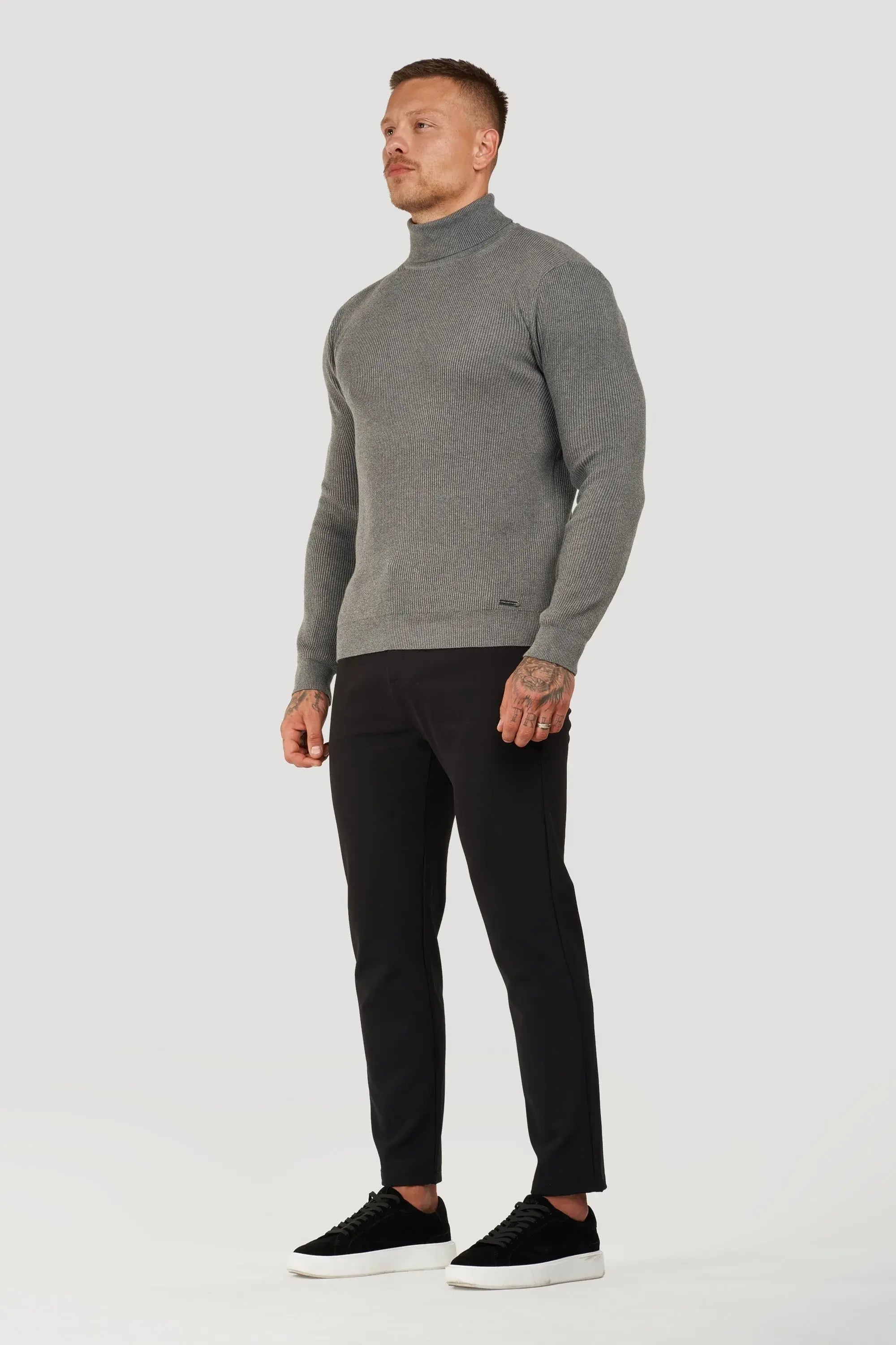 THE RENZO TURTLE NECK SWEATER Goodiefetch